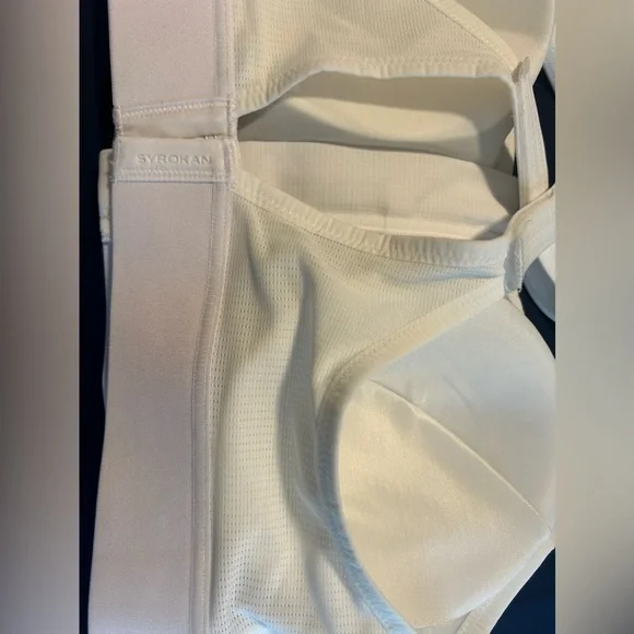 Front Zip Wirefree Sports Bra - Picture 5 of 8